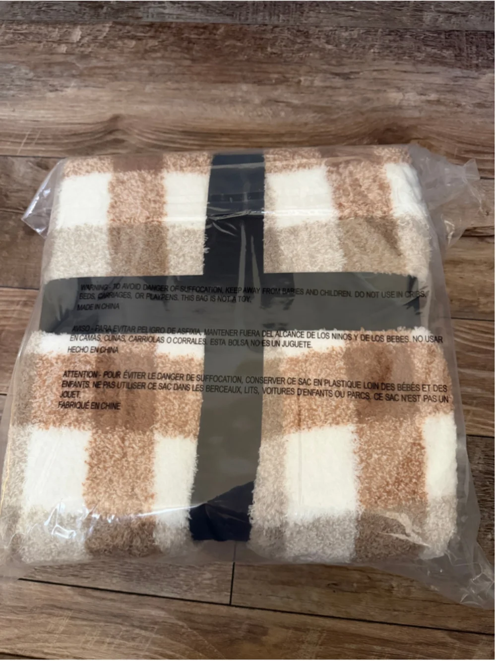 NEW Plaid Sherpa Throw Blanket One Size Beige and White